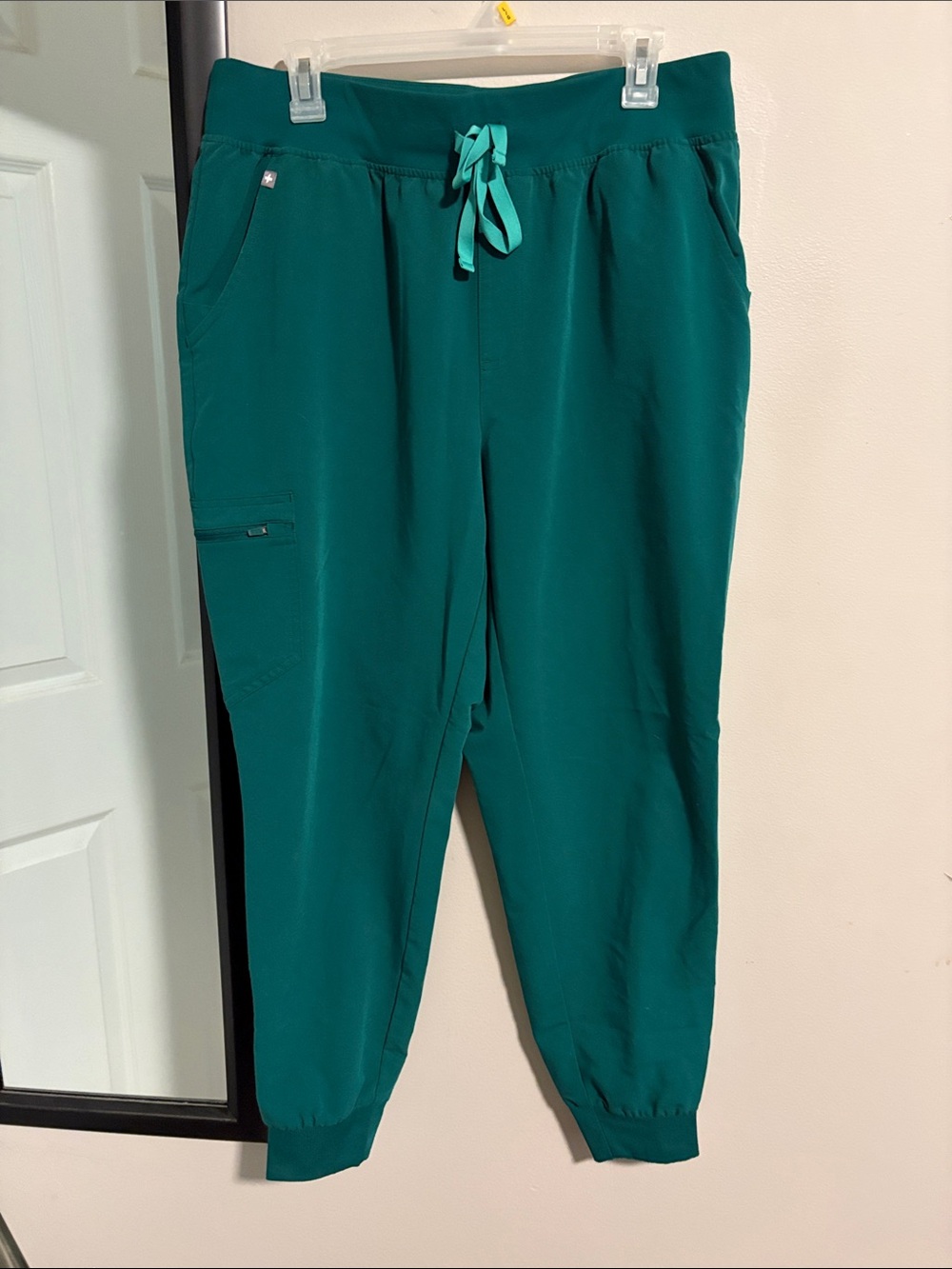 Figs Scrub Green Drawstring Women's Jogger Pants